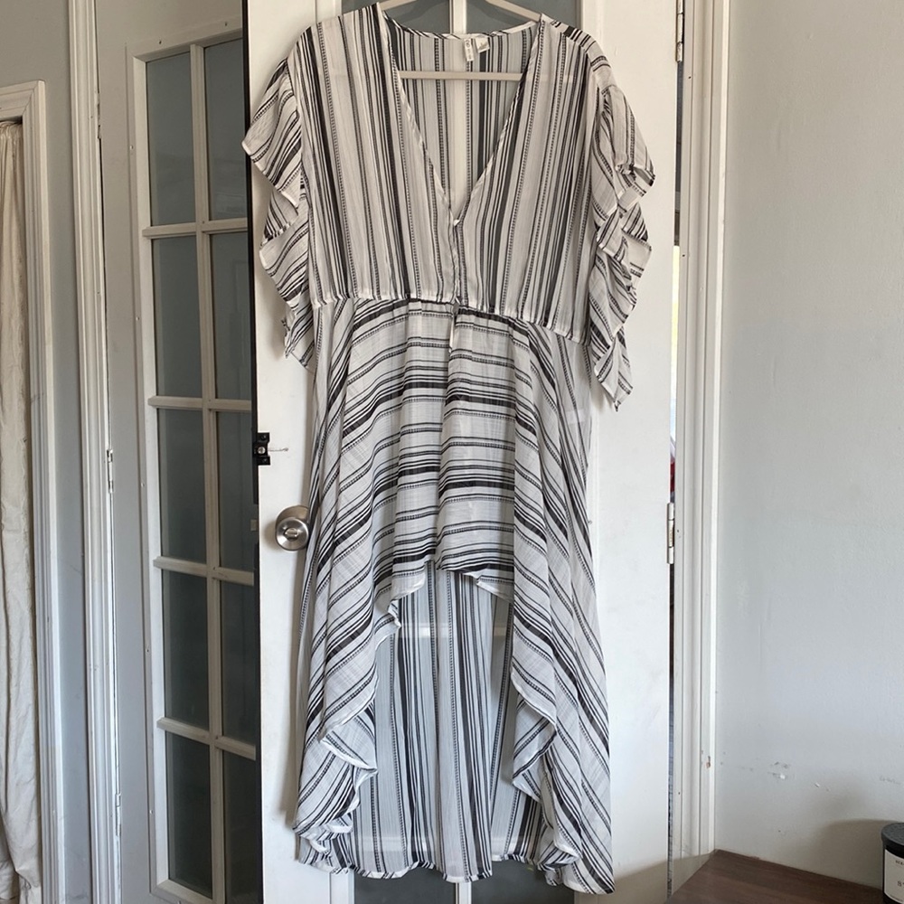 Cato women’s black and white striped high low duster
